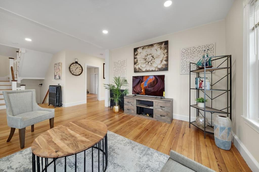 5Br 2Bh Bright & Spacious Apt In Brighton Boston Rom bilde
