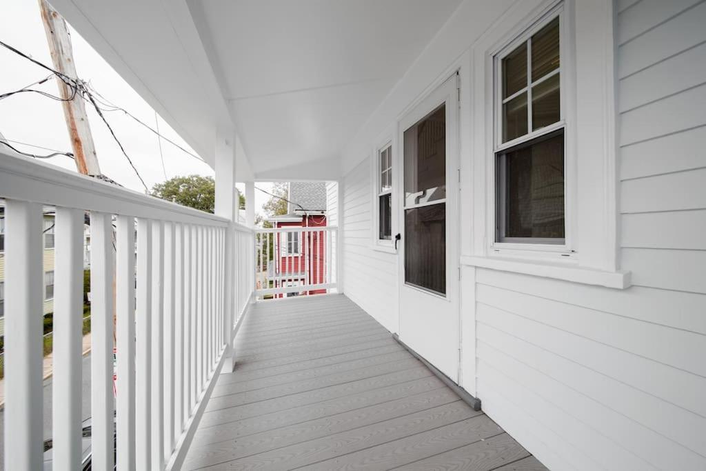 5Br 2Bh Bright & Spacious Apt In Brighton Boston Rom bilde